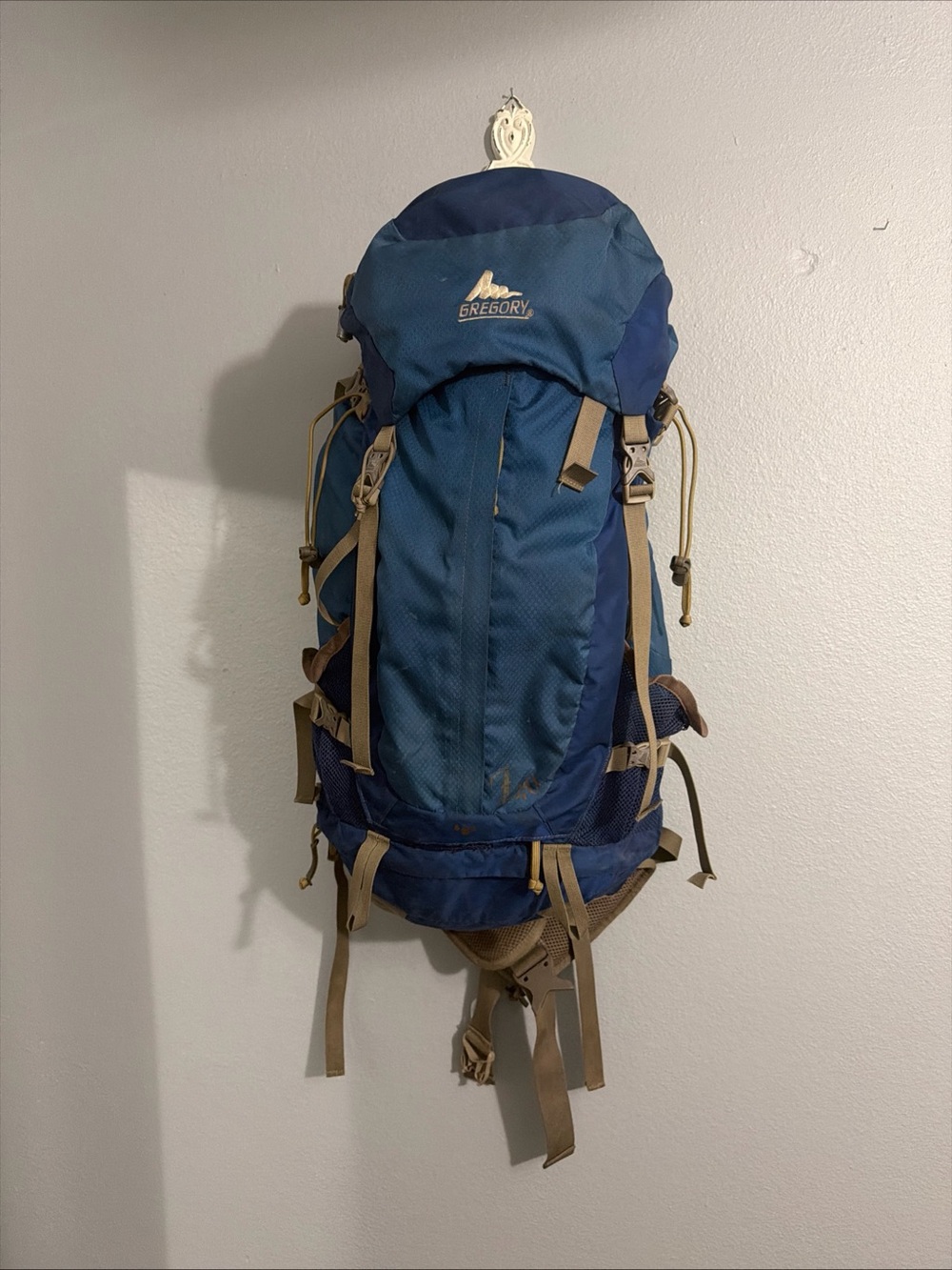 Gregory Z40 Hiking Backpack for Camping Outdoors Scouting, hiking, used